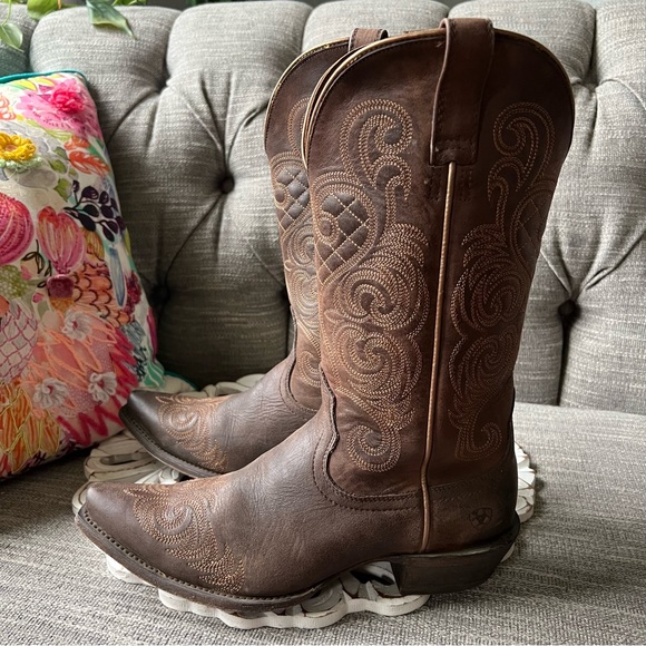 Ariat Shoes - Ariat Western Cowboy Boots Women’s 8.5